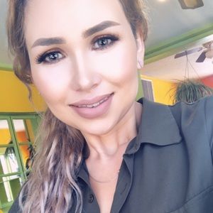 Meet your Posher, Mally